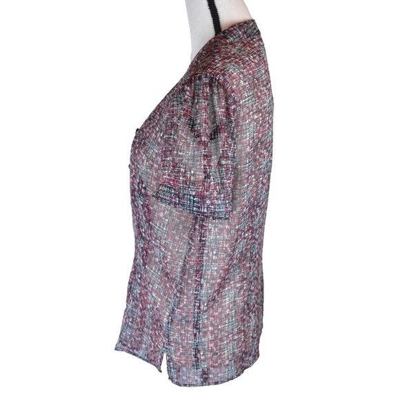 Semi-Sheer Abstract Print Short Sleeve Button Down V Neck Blouse, Size Large NEW - Picture 5 of 9